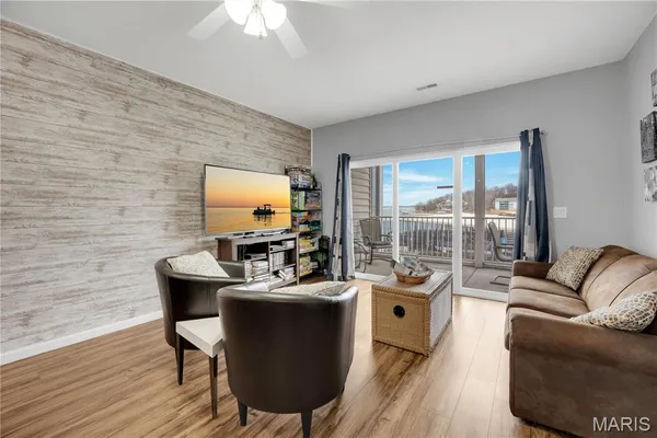 $325,000 | 4935 Robbins Circle, Unit 213, Osage Beach, MO 65065