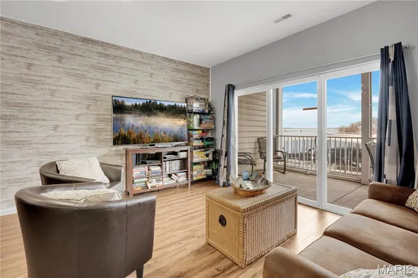 $325,000 | 4935 Robbins Circle, Unit 213, Osage Beach, MO 65065