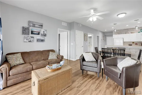 $325,000 | 4935 Robbins Circle, Unit 213, Osage Beach, MO 65065