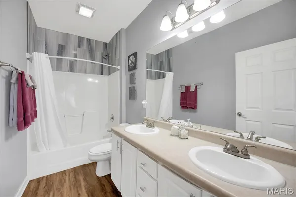 $325,000 | 4935 Robbins Circle, Unit 213, Osage Beach, MO 65065