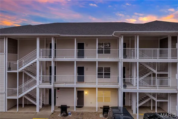 $325,000 | 4935 Robbins Circle, Unit 213, Osage Beach, MO 65065