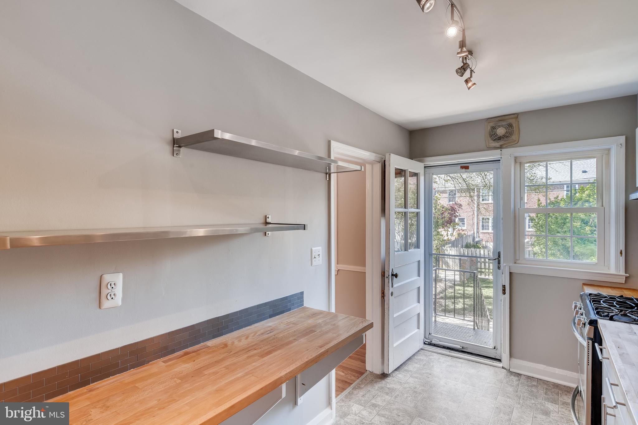 216 Brandon Road Baltimore, MD 21212 - Photo 11 of 29