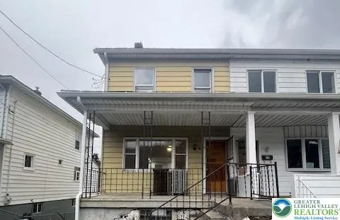 $1,300 | 162 Coal Street, Nesquehoning, PA 18240