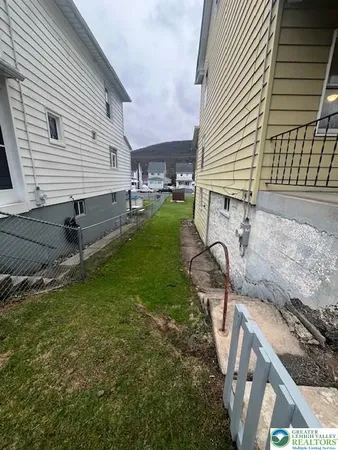 $1,300 | 162 Coal Street, Nesquehoning, PA 18240