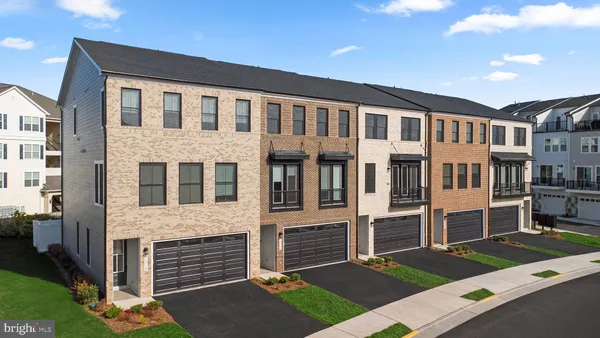 $842,490 | Curiosity Drive, Unit TRACE, Herndon, VA 20171