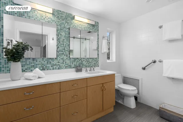 $2,750,000 | 16 Upshaw Road | Forest Hills