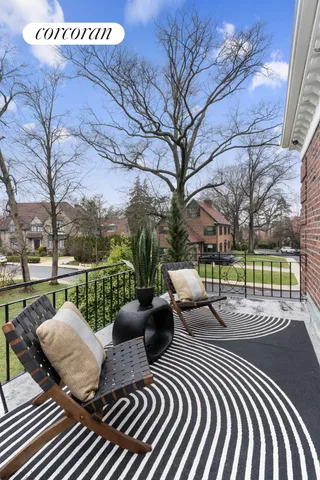 $2,750,000 | 16 Upshaw Road | Forest Hills