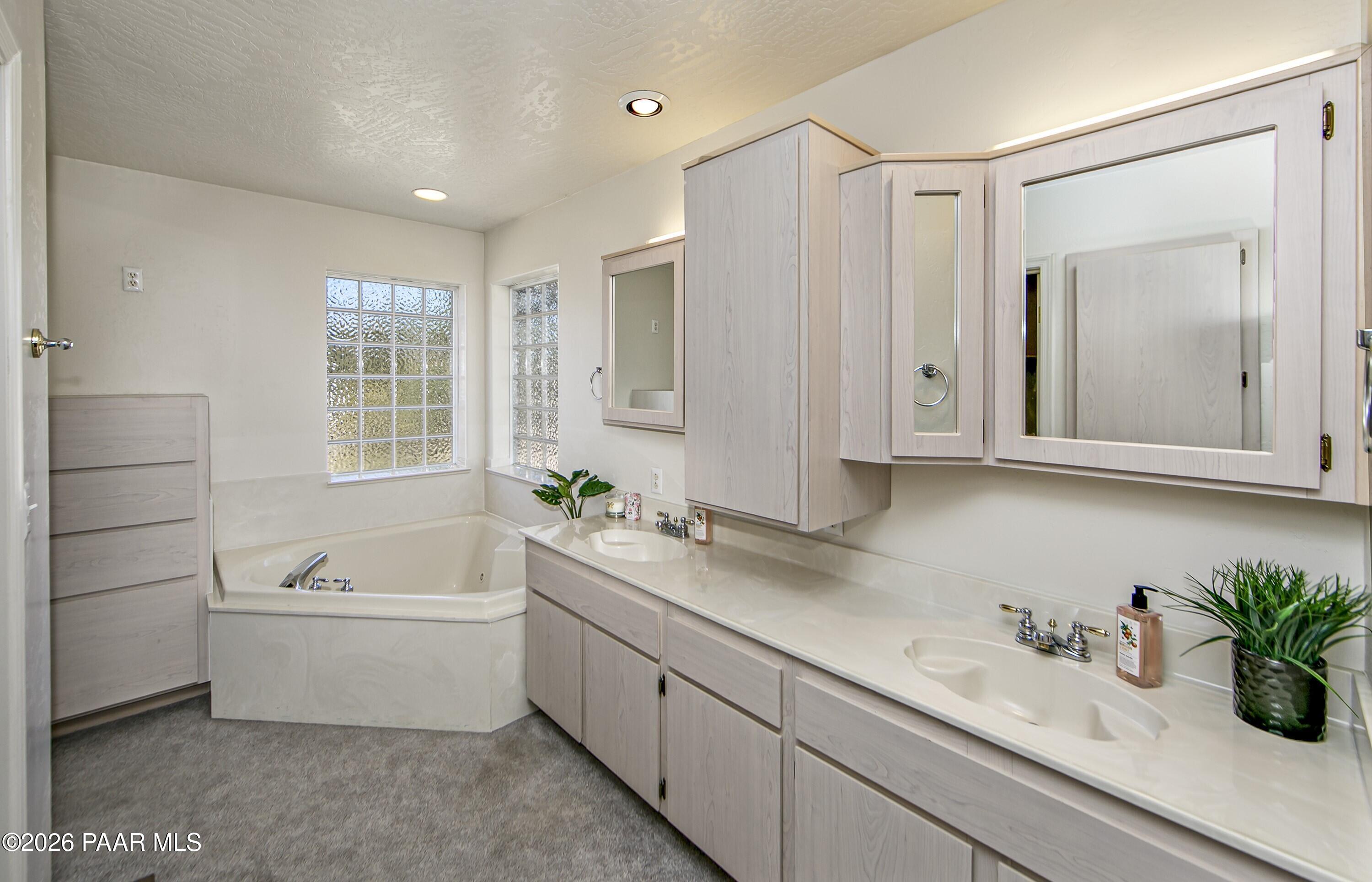 1533 Buttermilk Road Prescott, AZ 86305 - Photo 18 of 36 018_Primary Bathroom