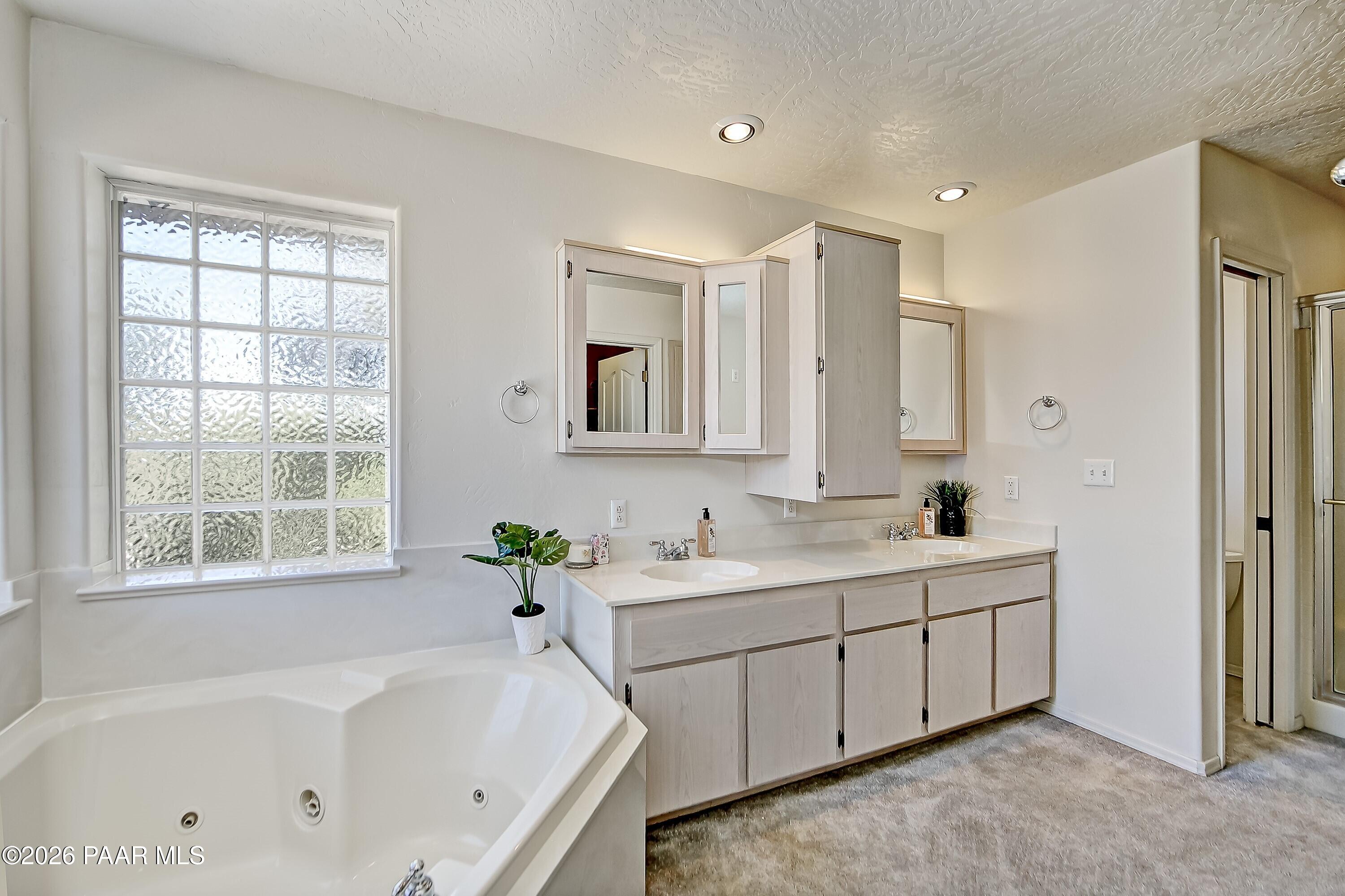 1533 Buttermilk Road Prescott, AZ 86305 - Photo 20 of 36 020_Primary with Jetta tub