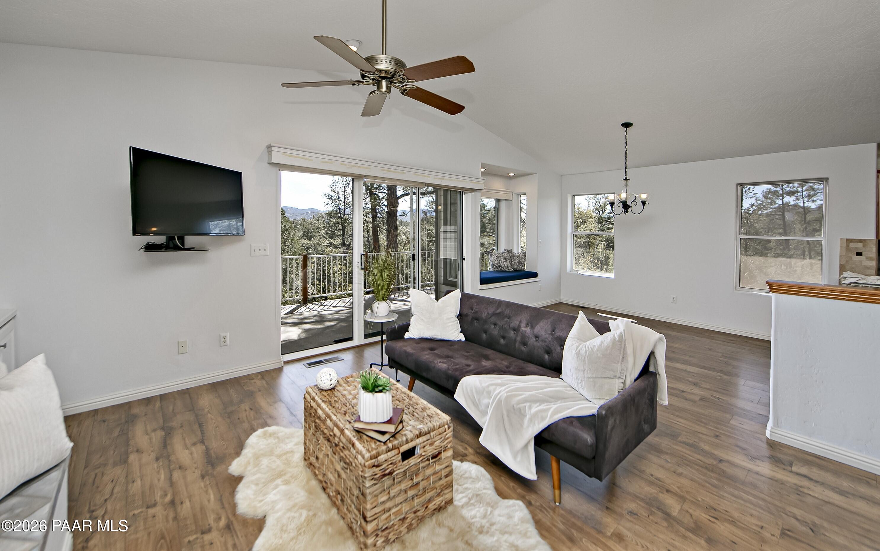 1533 Buttermilk Road Prescott, AZ 86305 - Photo 4 of 36 004_Great Room up