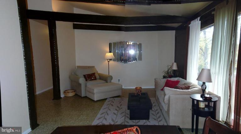 903 Painted Post Road Pikesville, MD 21208 - Photo 3 of 18 Living Room