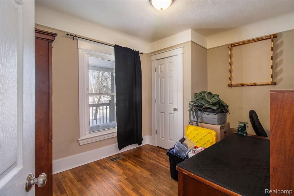 6178 Center Road Howell, MI 48855 - Photo 10 of 23