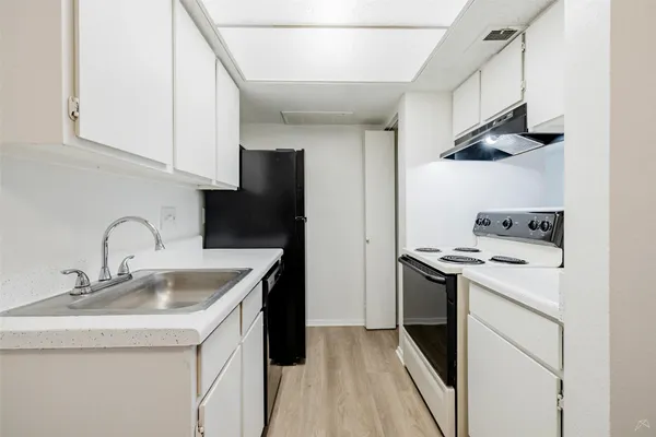 $834 | 3600 Greystone Drive, Unit 826, Austin, TX 78731