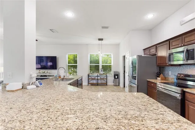 $564,900 | 5104 52nd Avenue West, Bradenton, FL 34210