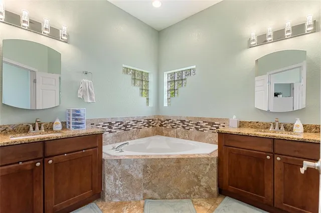 $564,900 | 5104 52nd Avenue West, Bradenton, FL 34210