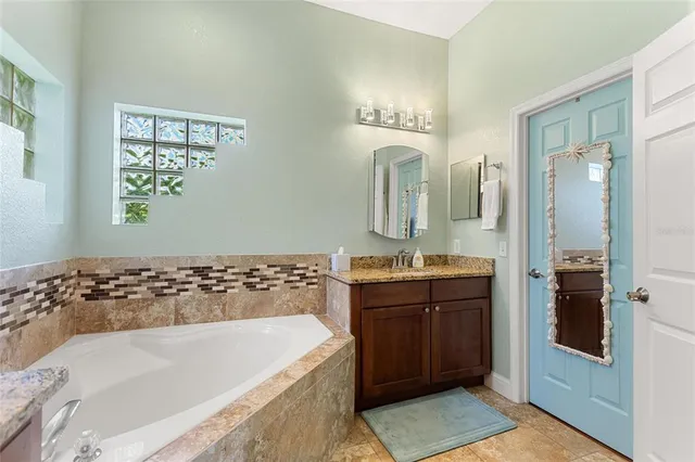 $564,900 | 5104 52nd Avenue West, Bradenton, FL 34210