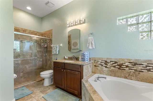 $564,900 | 5104 52nd Avenue West, Bradenton, FL 34210