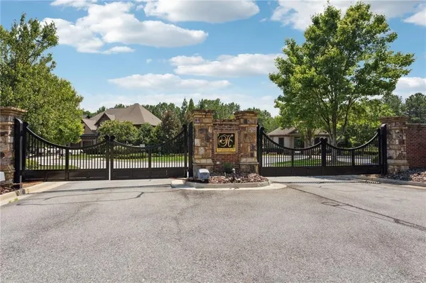 $2,800 | 5230 Habersham Hills Drive, Suwanee, GA 30024