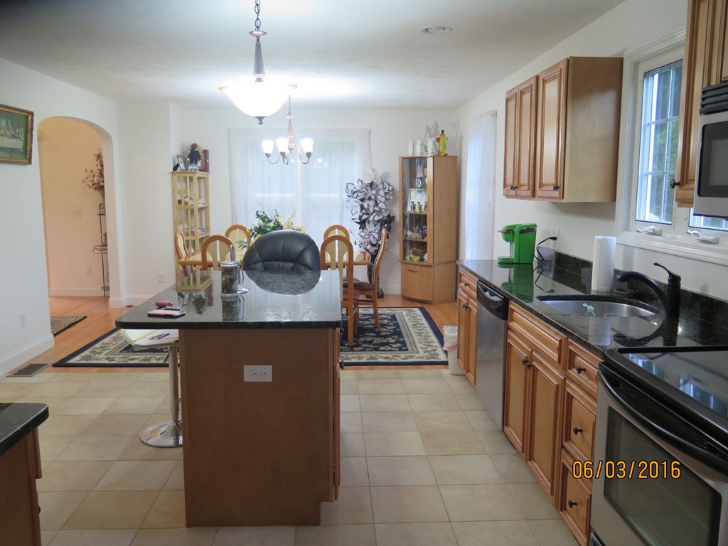 18 Hazel Street Worcester, MA 01604 - Photo 11 of 29 Gallery Image 11