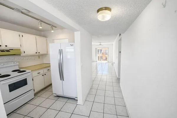 $2,150 | 1630 West 46th Street, Unit 514B, Hialeah, FL 33012