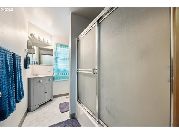 $375,000 | 2202 Southeast 178th Place, Portland, OR 97233