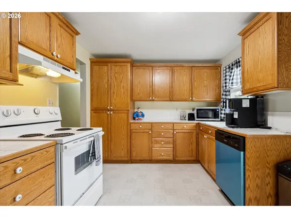 $375,000 | 2202 Southeast 178th Place, Portland, OR 97233