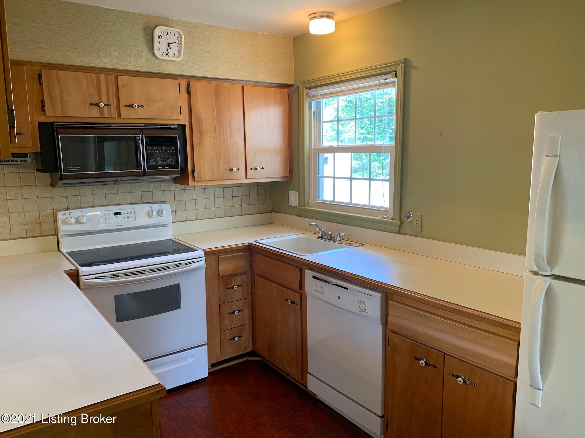 8603 Whipps Bend Road Louisville, KY 40222 - Photo 16 of 53 Kitchen