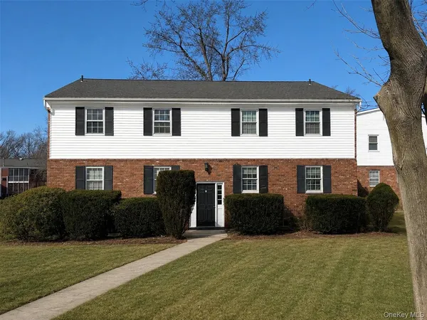 $275,000 | 7 Essex Lane, Unit B3, Suffern, NY 10901