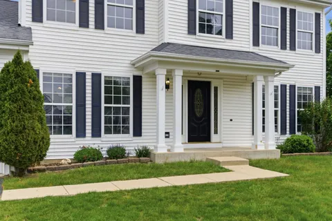 $450,000 | 5313 Briarfield Lane, Lake In The Hills, IL 60156