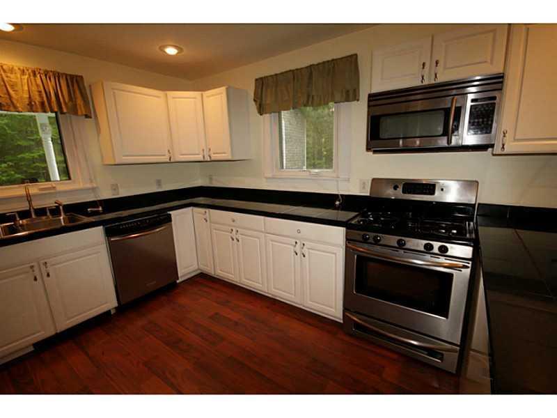 218 Beath Road Boothbay, ME 04537 - Photo 6 of 21 Kitchen.