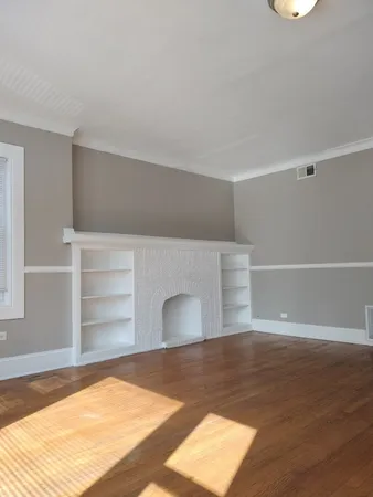 $1,500 | 7729 South Essex Avenue, Unit 2, Chicago, IL 60649