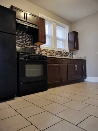 $1,500 | 7729 South Essex Avenue, Unit 2, Chicago, IL 60649