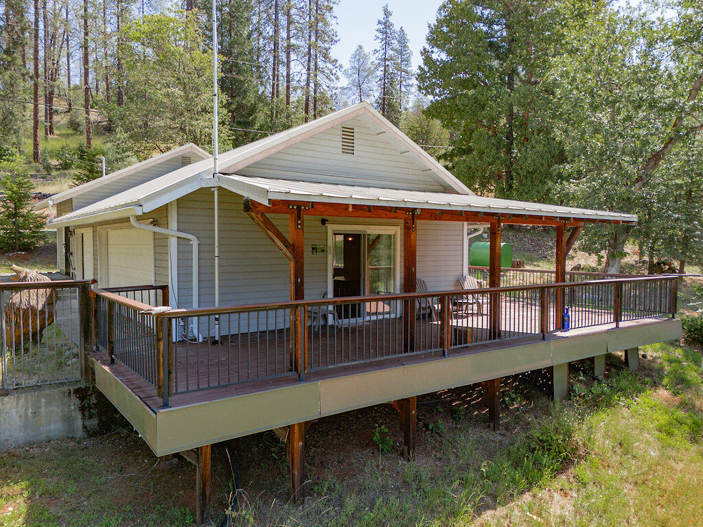 331 Steel Bridge Road Douglas City, CA 96024 - Photo 6 of 43 deck off the back