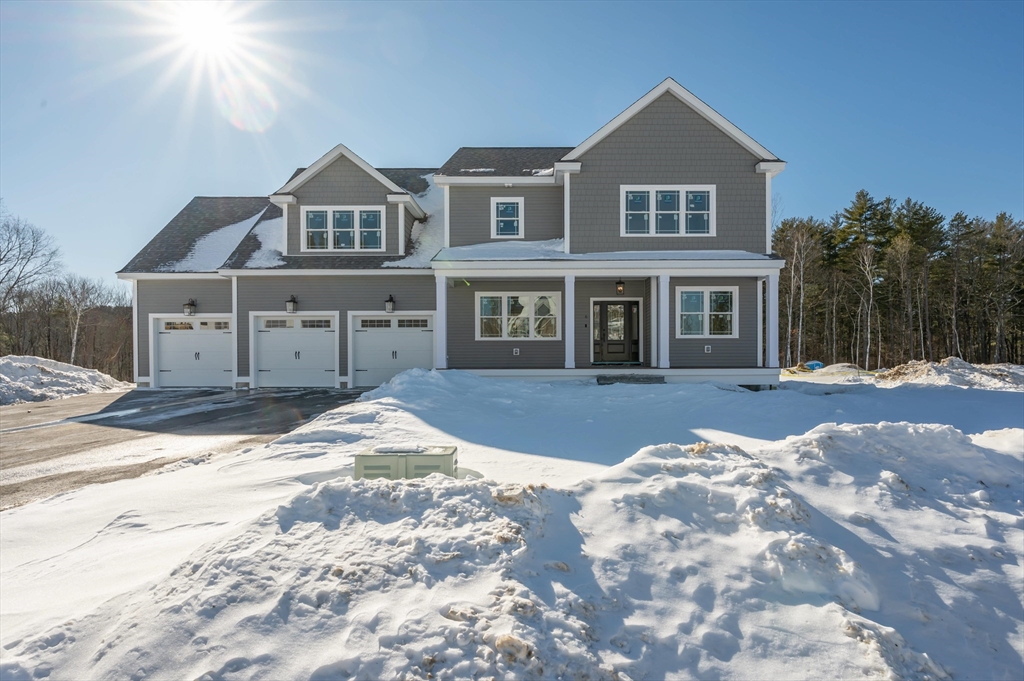 6 Newbury Road Pelham, NH 03076 - Photo 1 of 41 Gallery Image 1