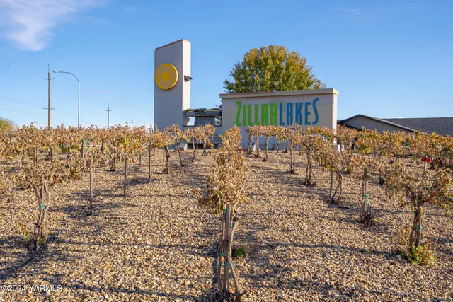a view of a house with a outdoor space