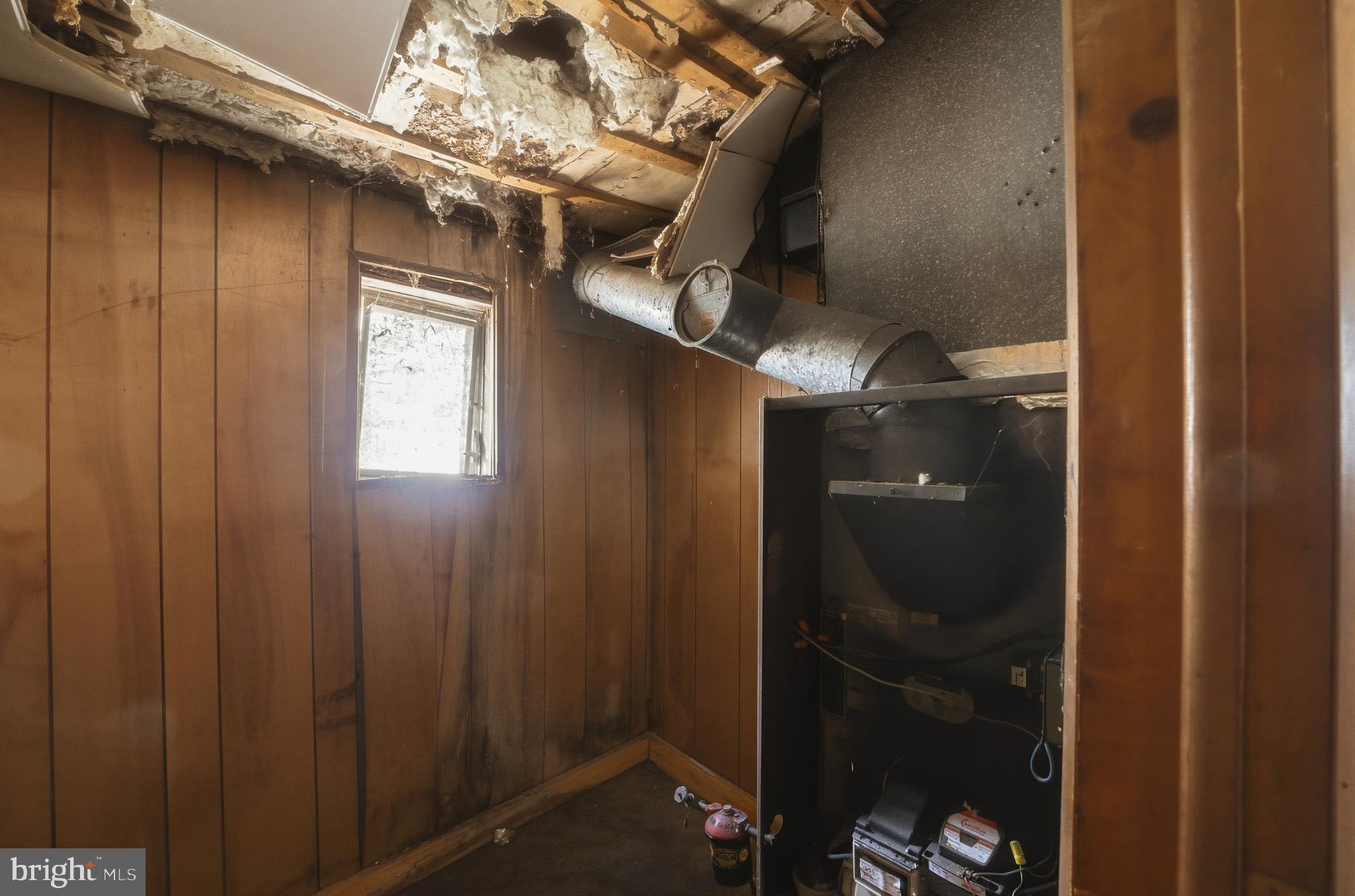 24 Elm Street Salem, NJ 08079 - Photo 7 of 28 a view of a bathroom