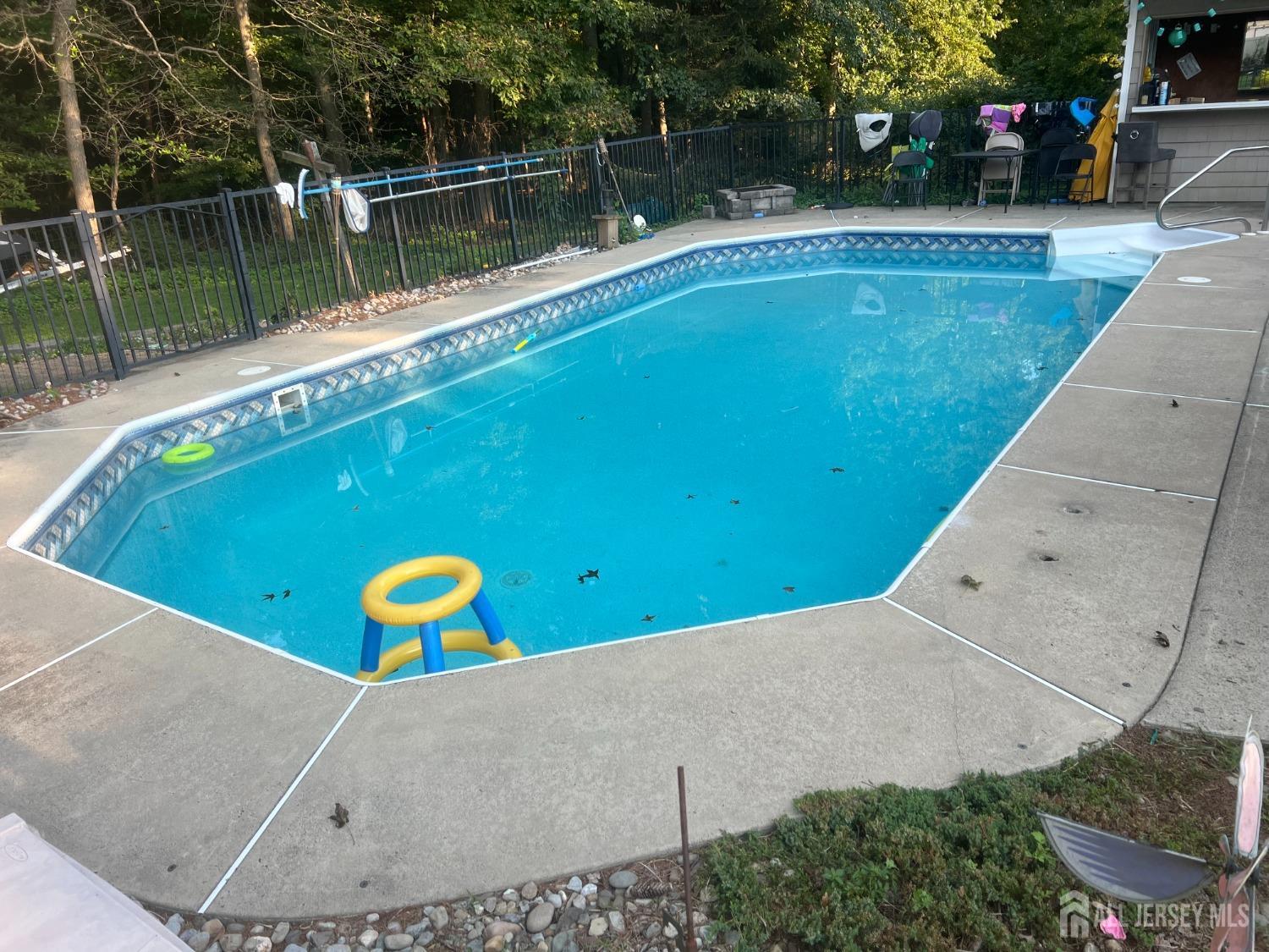 41 Stockton Road Kendall Park, NJ 08824 - Photo 6 of 21 Gallery Image 6