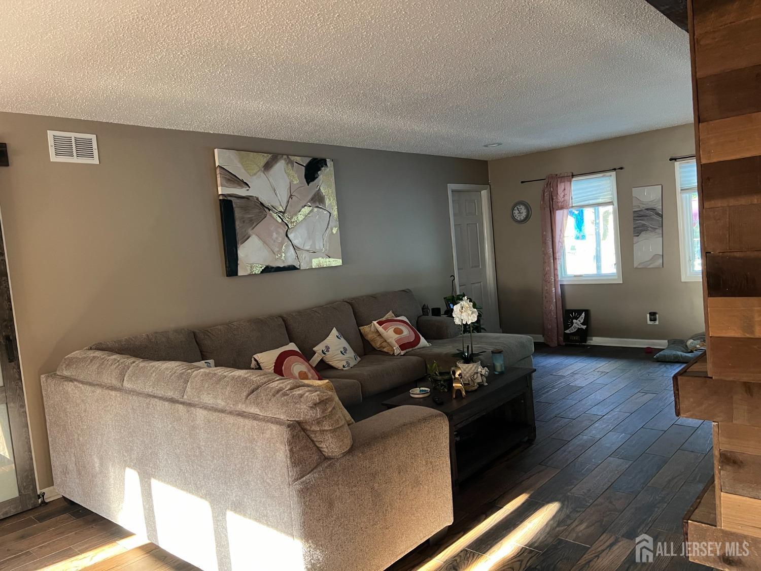 41 Stockton Road Kendall Park, NJ 08824 - Photo 9 of 21 Gallery Image 9