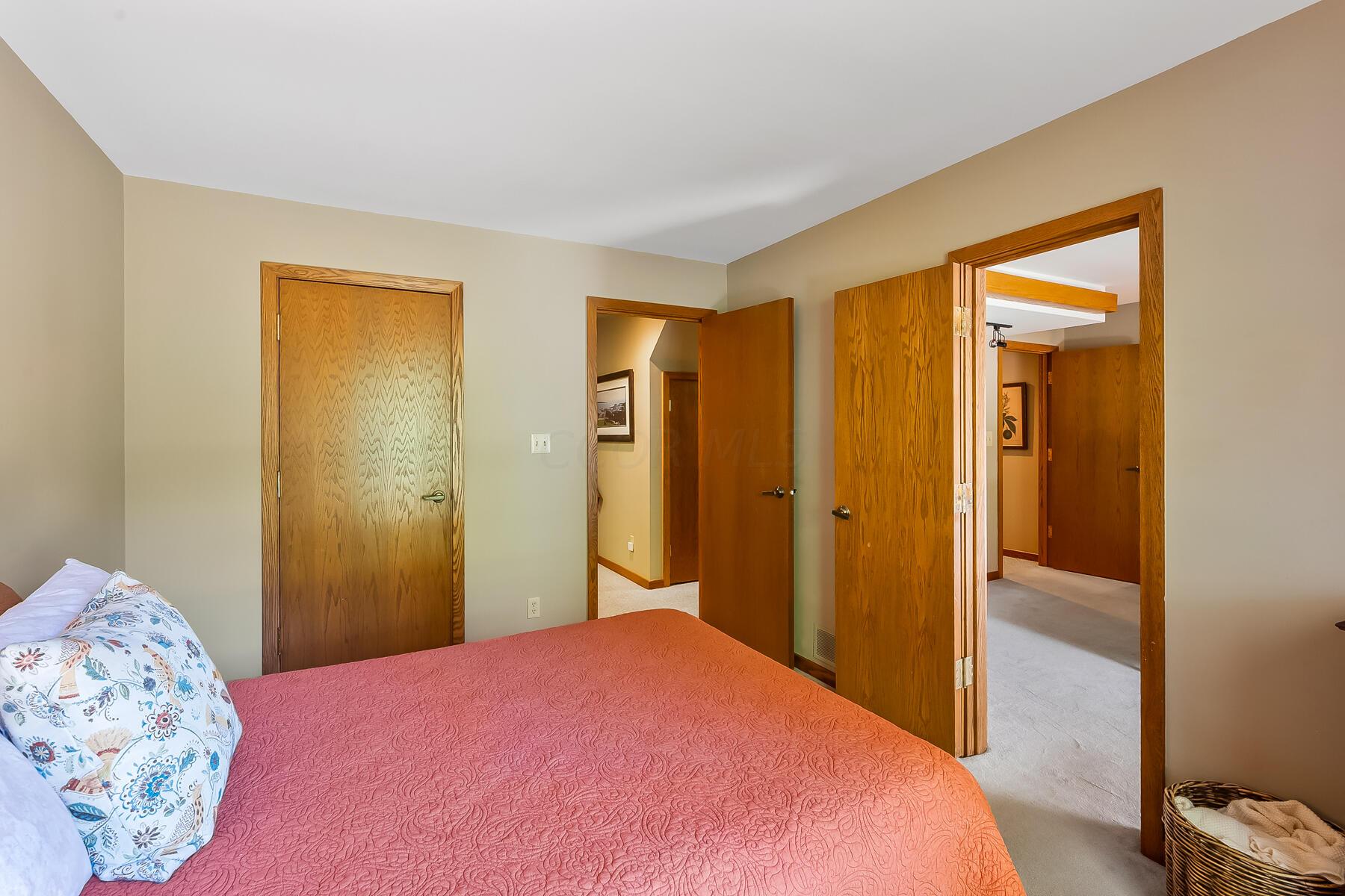 4082 Clotts Road Columbus, OH 43230 - Photo 35 of 76 BEDROOM 3