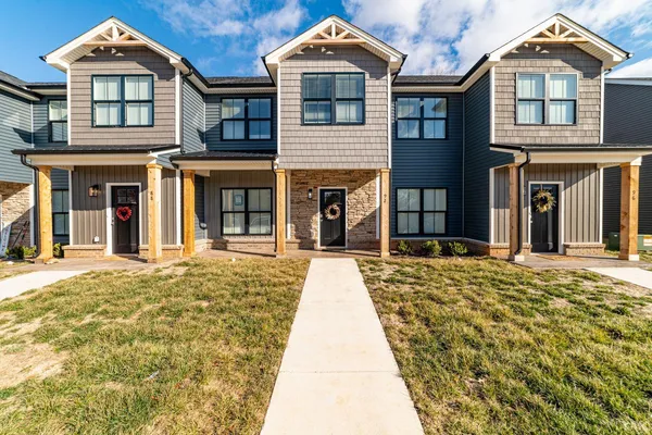 $1,775 | 16 Villa Court, Evington, VA 24550