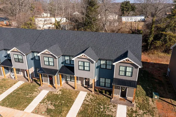 $1,775 | 16 Villa Court, Evington, VA 24550