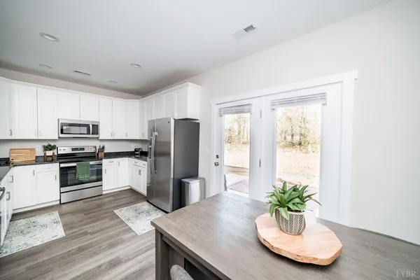 $1,775 | 16 Villa Court, Evington, VA 24550