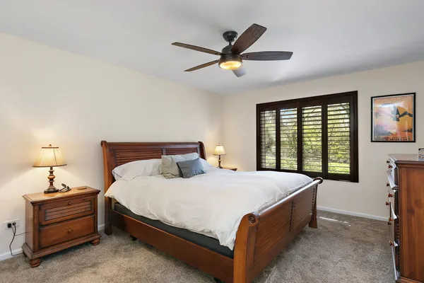 $370,000 | 993 Longmeadow Court, Unit 1028, Lake Barrington, IL 60010
