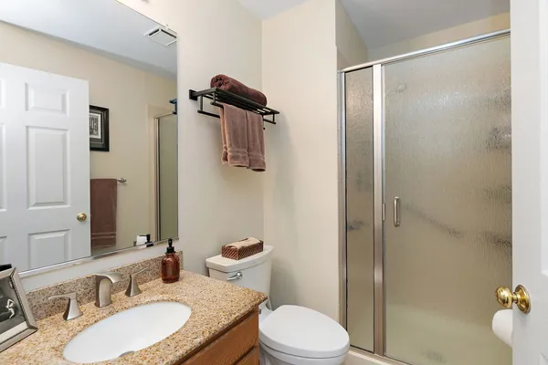 $370,000 | 993 Longmeadow Court, Unit 1028, Lake Barrington, IL 60010