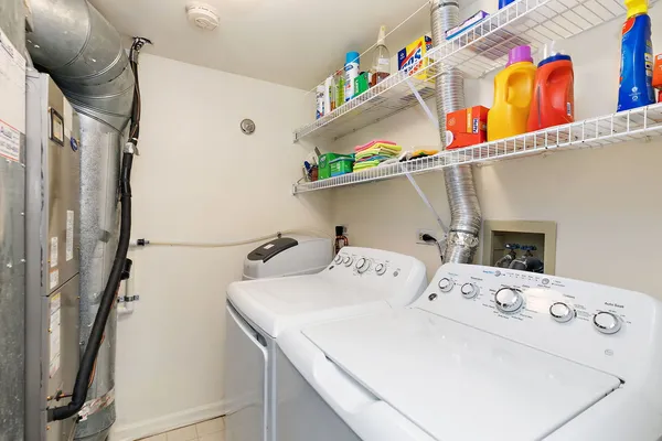 $370,000 | 993 Longmeadow Court, Unit 1028, Lake Barrington, IL 60010