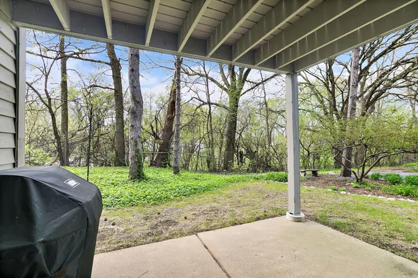 $370,000 | 993 Longmeadow Court, Unit 1028, Lake Barrington, IL 60010