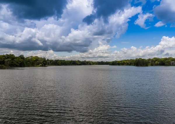 $370,000 | 993 Longmeadow Court, Unit 1028, Lake Barrington, IL 60010