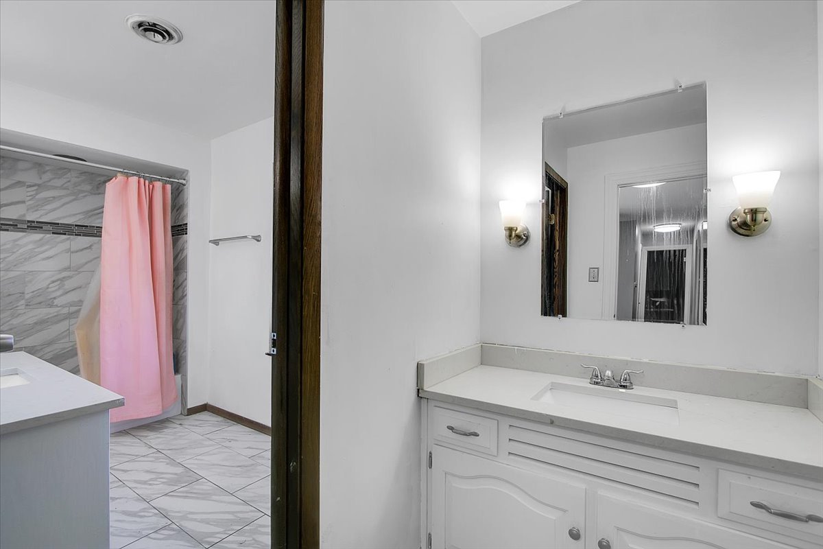 3033 East Hickory Lane Crete, IL 60417 - Photo 20 of 39