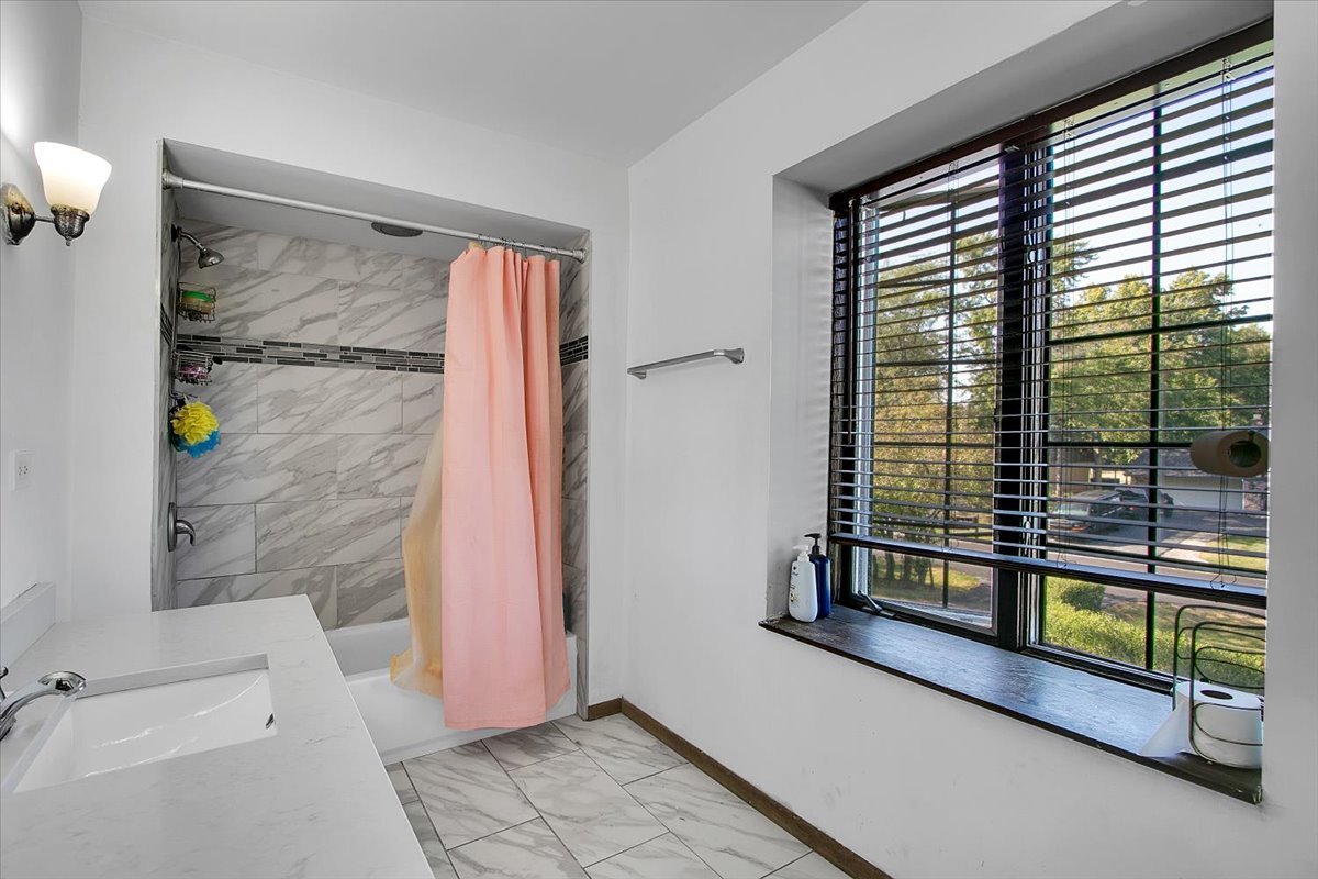 3033 East Hickory Lane Crete, IL 60417 - Photo 21 of 39