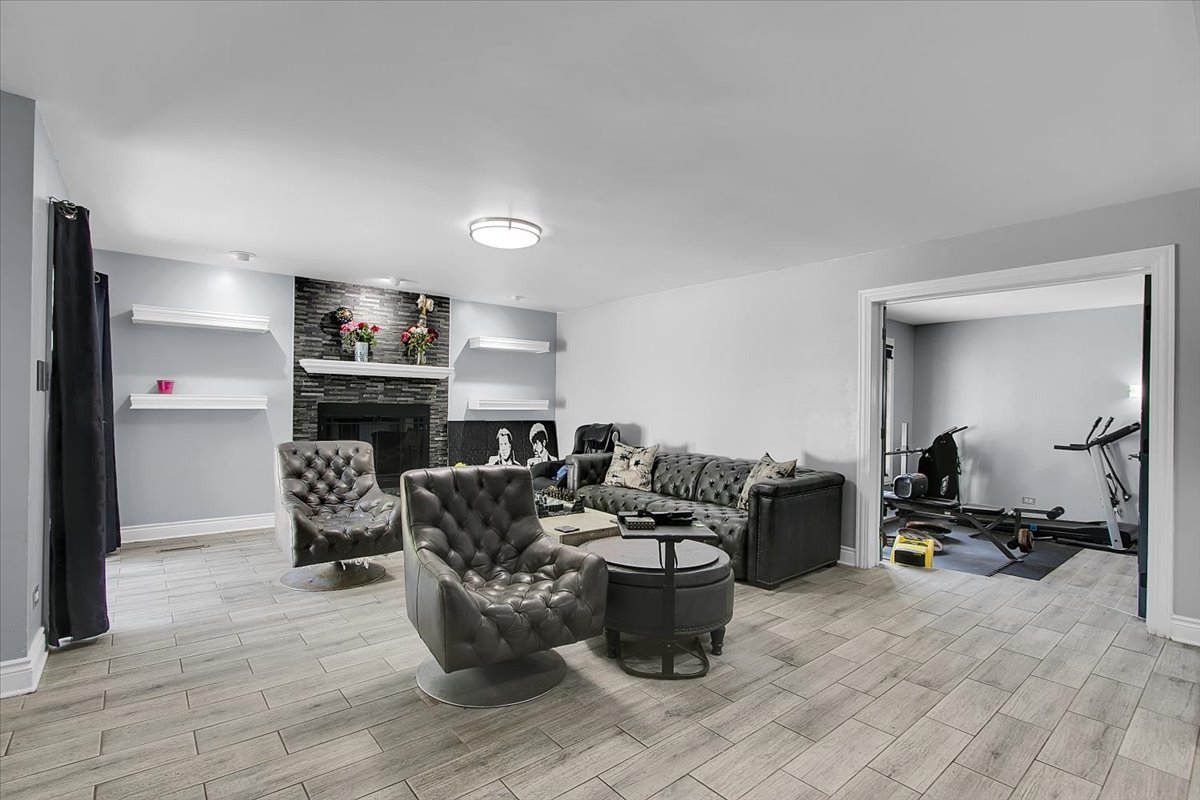 3033 East Hickory Lane Crete, IL 60417 - Photo 8 of 39